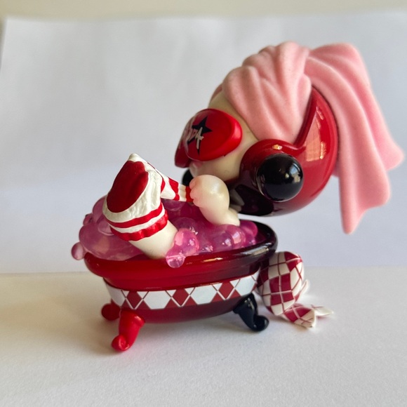 100% Auth. POPMART x Skullpanda Tell Me What You Want Series - Home Alone - Picture 2 of 6